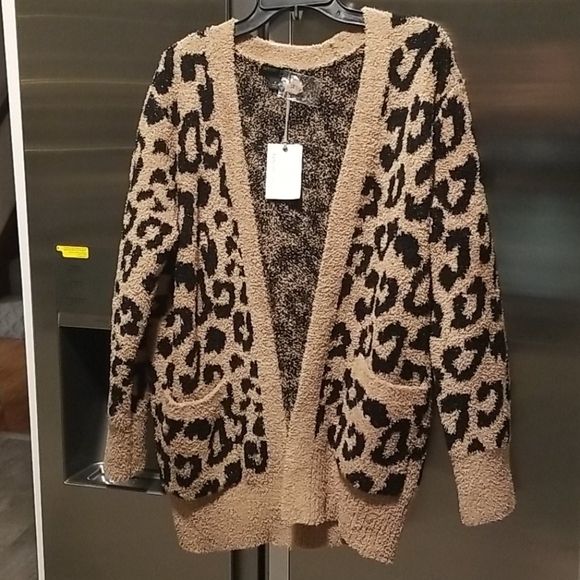 💕BAREFOOT DREAMS💕 CozyChic Leopard Cardigan (M) - Picture 9 of 16